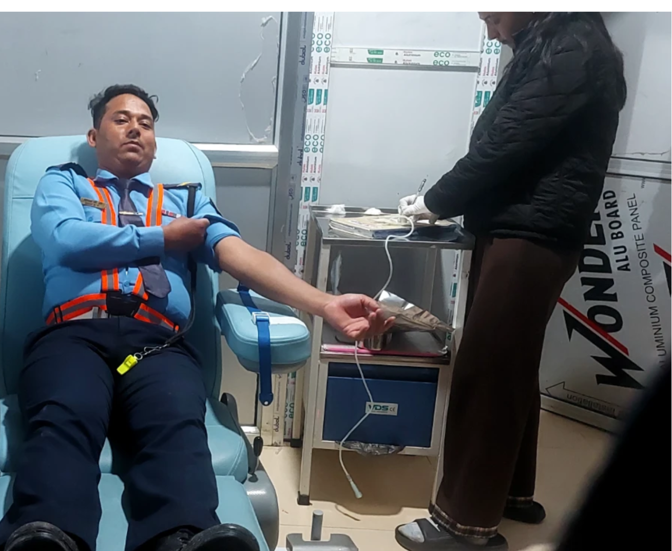 रातको ११ बजे अस्पताल पुगेर प्रहरीले बचाए सुत्केरीको ज्यानस् दीपक खत्री बने हिमालीका लागि ‘जीवनदाता’